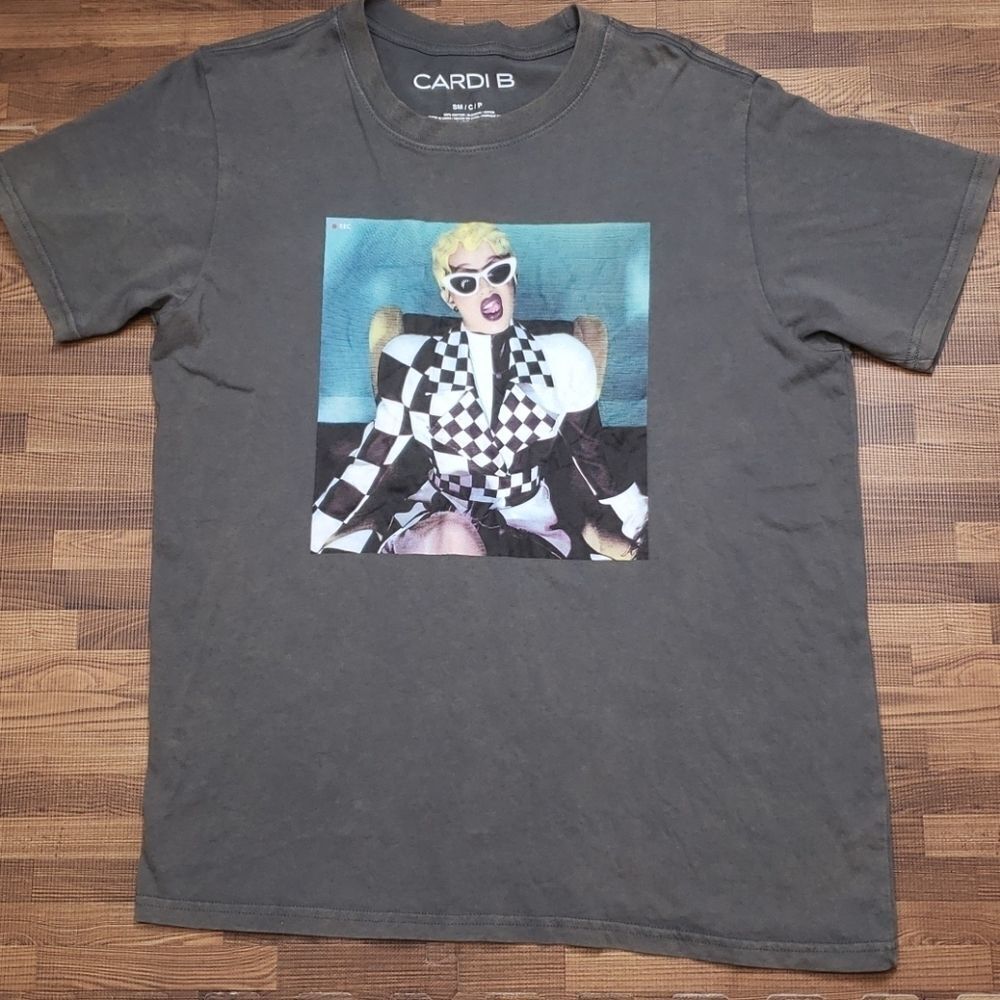 Cardi B Album Cover Graphic Tee-shirt size small